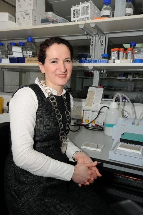 Former PhD student in the MRC PPU promoted to Professor